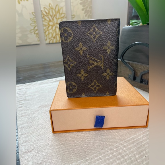 💯 authentic Louis Vuitton monogram card holder with box and COA - Picture 2 of 7